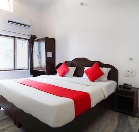 Backpackers Karma Home Stay 克久拉霍 外观 照片